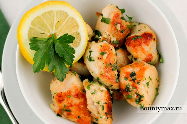 Куриное филе с чесноком и петрушкой