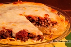 Пирог с мясом и сыром из спагетти