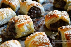 Мясные роллы с карамелизованными яблоками