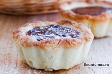 Песочные корзиночки с клубничным джемом