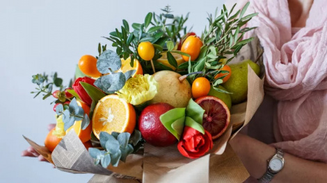 Фруктовые букеты на свадьбу: Оригинальное и вкусное решение для особого случая Фруктовые букеты на свадьбу: Оригинальное и вкусное решение для особого случая
